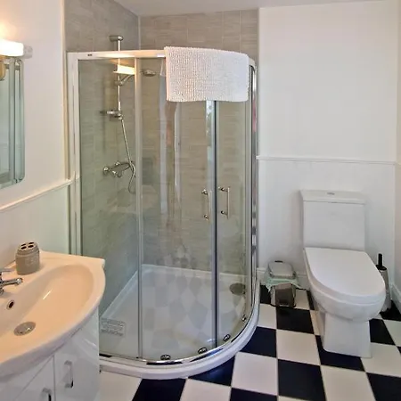 At Youghal Bridge Dloughtane