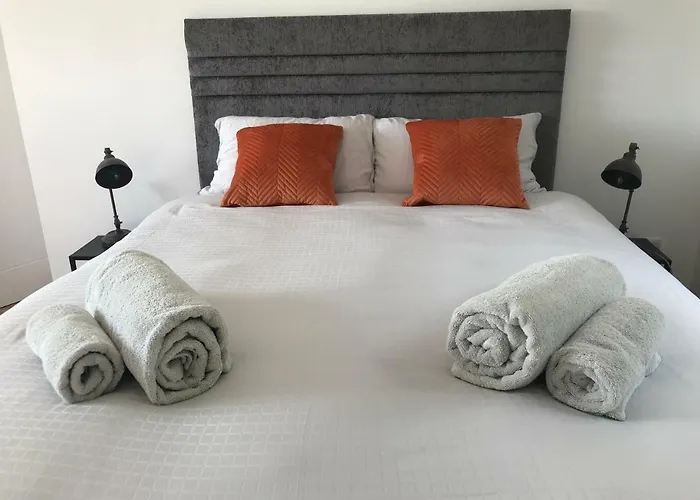 At Youghal Bridge Дом отдыха